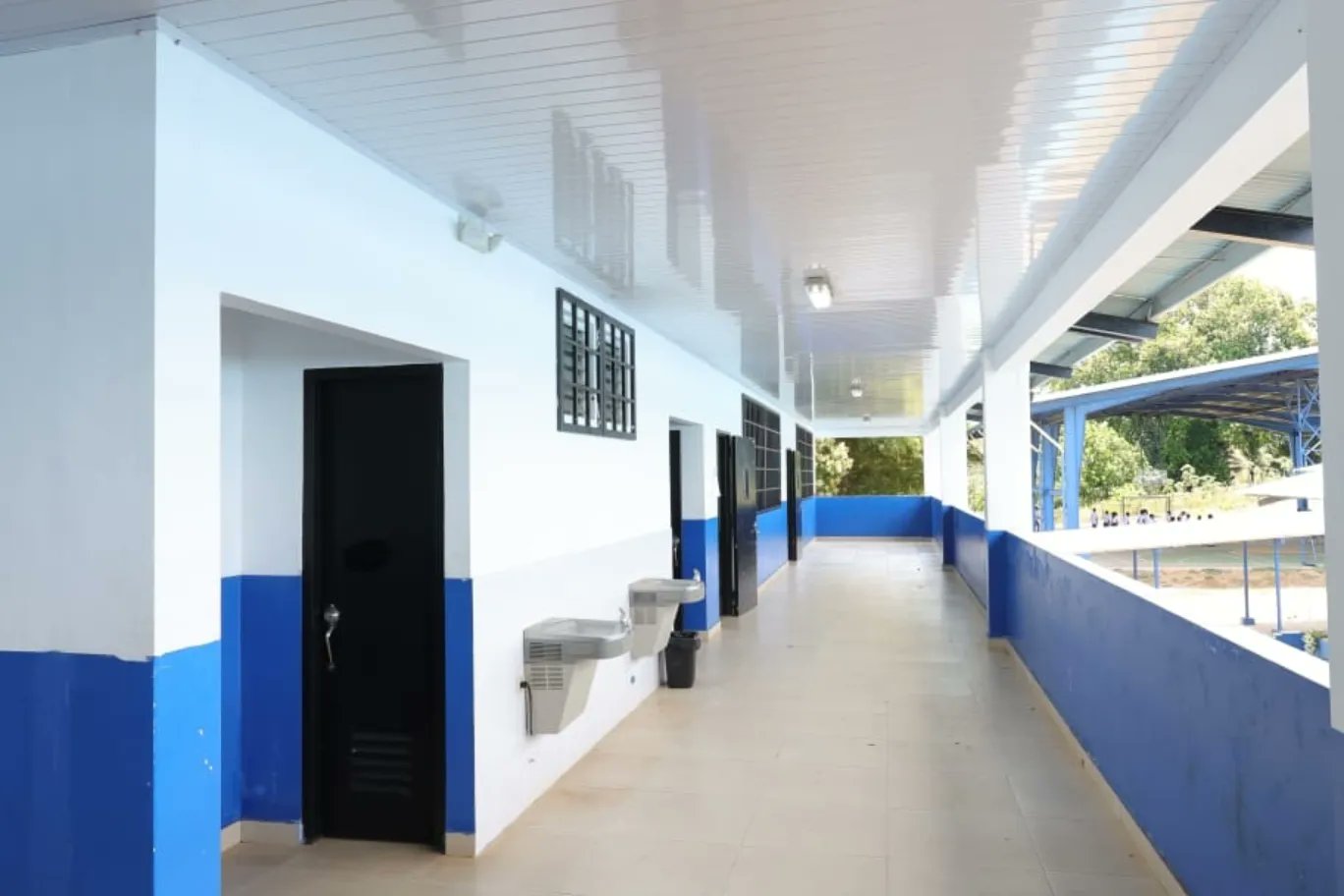Aulas e infraestructura educativa